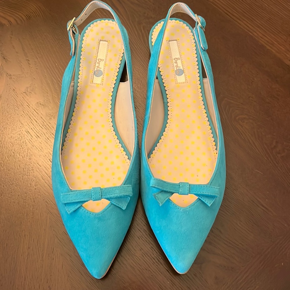 Like new- So cute! Boden turquoise suede Polly Point Flats sz 42 (Women 10/10.5)